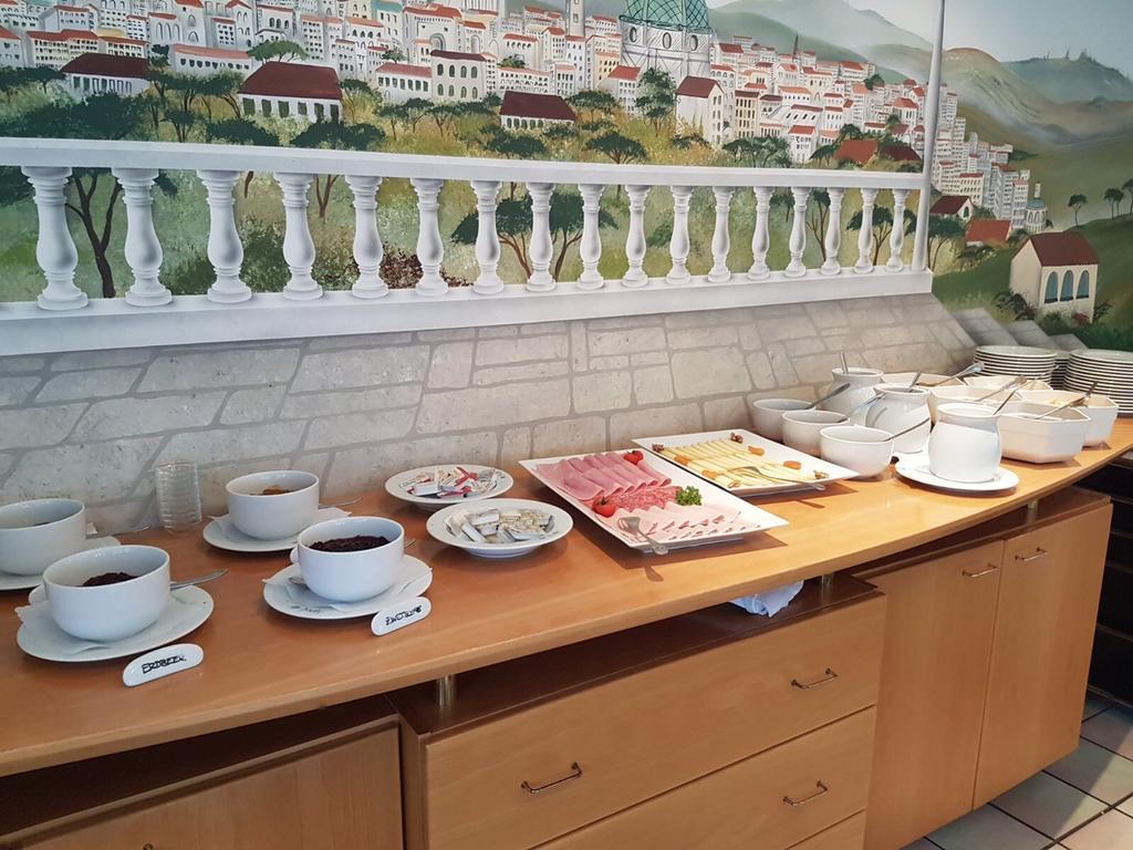 Hotel Ahorni Oberwald Esterno foto